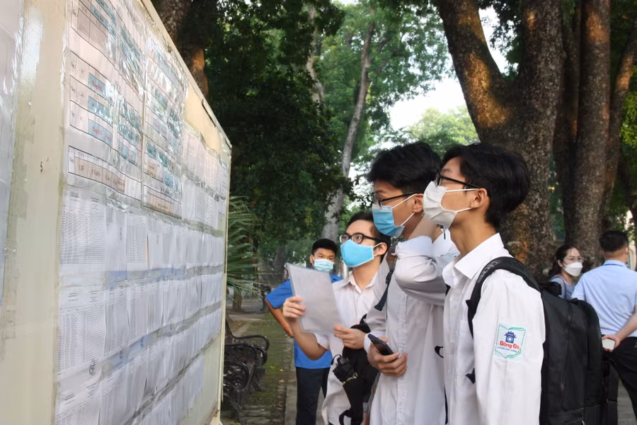 Thí sinh dự thi tốt nghiệp THPT năm 2022 tại Hà Nội.