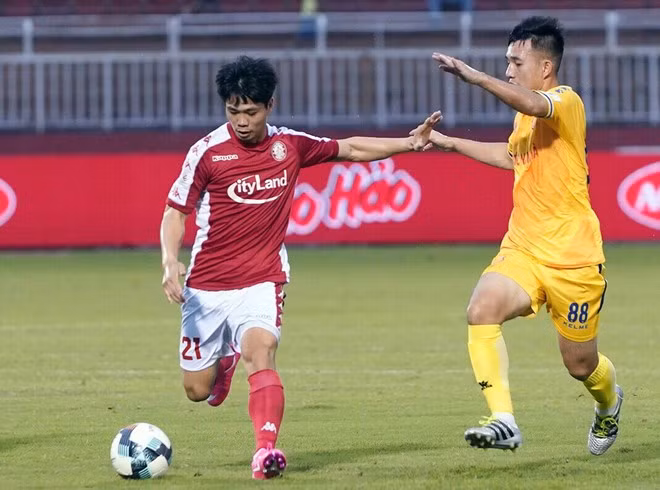 Công Phượng đang là cầu thủ nội duy nhất lọt top 10 những tay săn bàn tốt nhất V-League 2020.