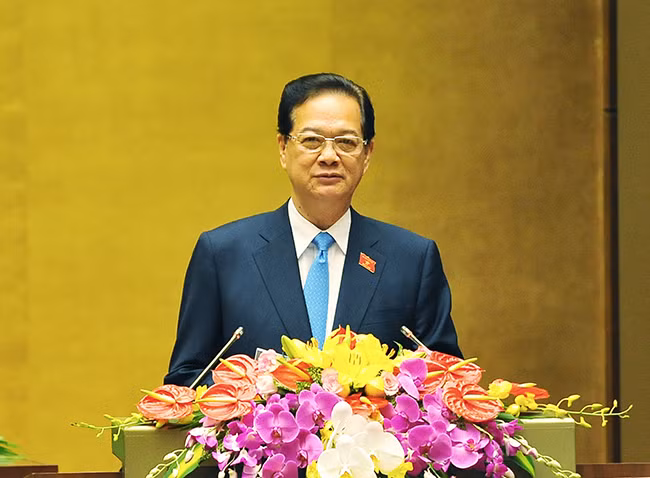 Thủ tướng Chính phủ Nguyễn Tấn Dũng trình bày Báo cáo công tác nhiệm kỳ 2011-2016 của Chính phủ, Thủ tướng Chính phủ. Ảnh: VGP