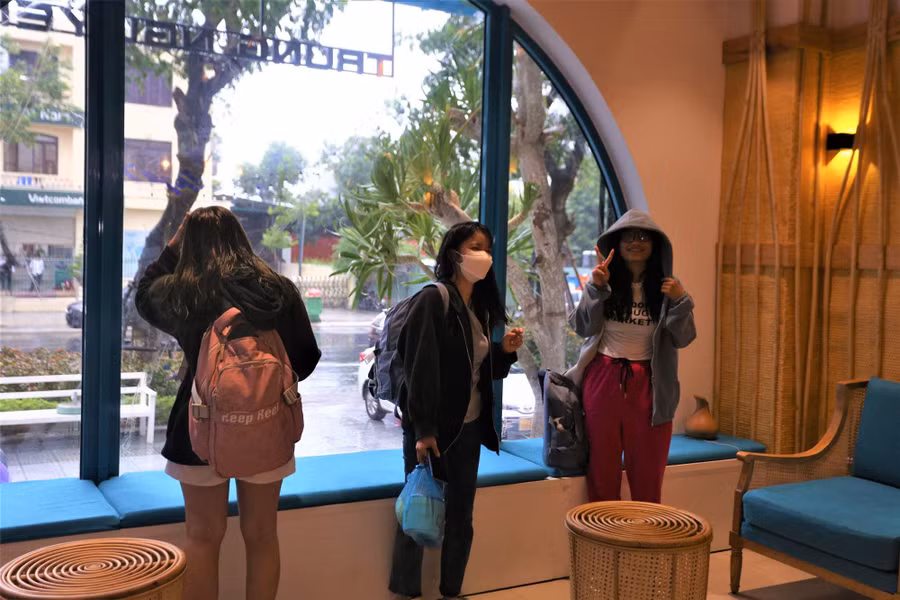 Khách sạn ở Đà Nẵng mở cửa miễn phí, đón người dân và sinh viên vào trú bão.