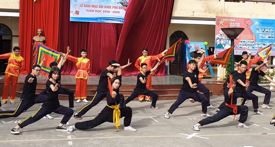Màn đồng diễn võ thuật hấp dẫn Màn đồng diễn võ thuật hấp dẫn