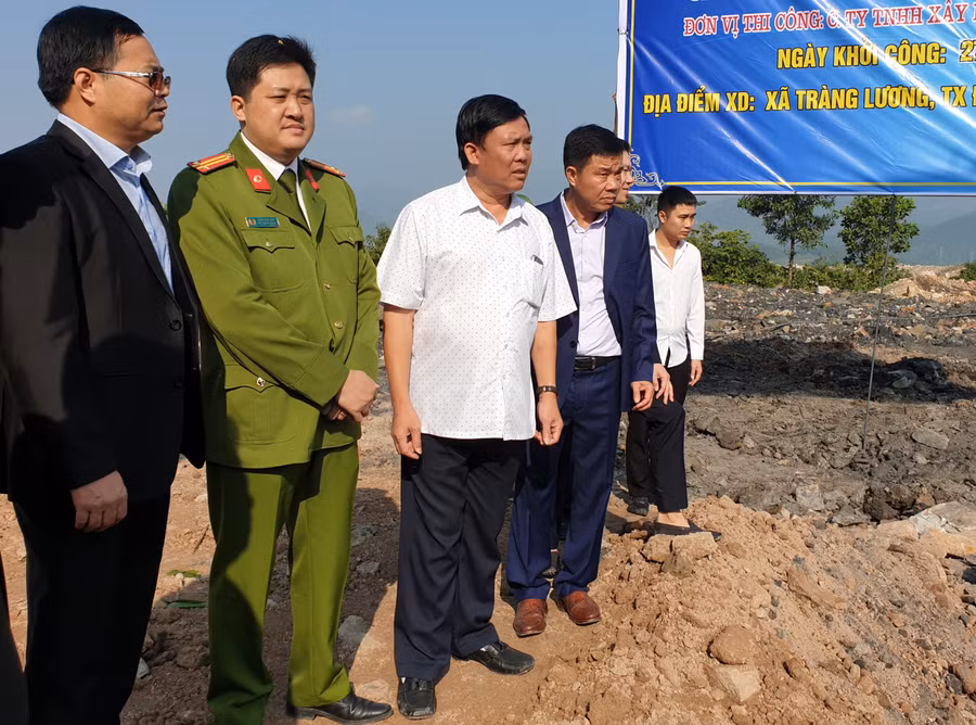 Lãnh đạo Sở TNMT cùng các cơ quan, ban ngành thị xã Đông Triều đến kiểm tra tiến độ Dự án