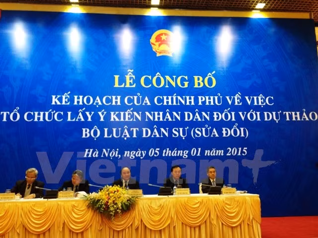 Lễ công bố kế hoạch của Chính Phủ về việc tổ chức lấy ý kiến nhân dân với dự thảo Bộ Luật Dân sự sửa đổi (Ảnh: PV/Vietnam+)
