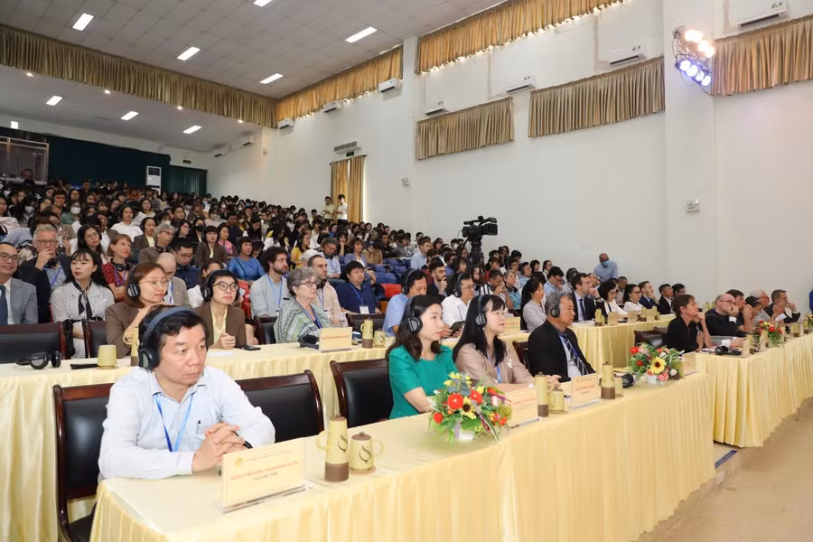 Hội thảo “Từ hải cảng ra thế giới: Lịch sử toàn cầu về các cảng Đông Dương” thu hút sự tham gia của nhiều nhà khoa học trong nước và quốc tế. 