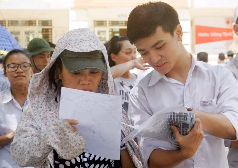 Giấy chứng nhận hoàn thành chương trình GDPT giúp học sinh bước tiếp trên con đường học vấn.