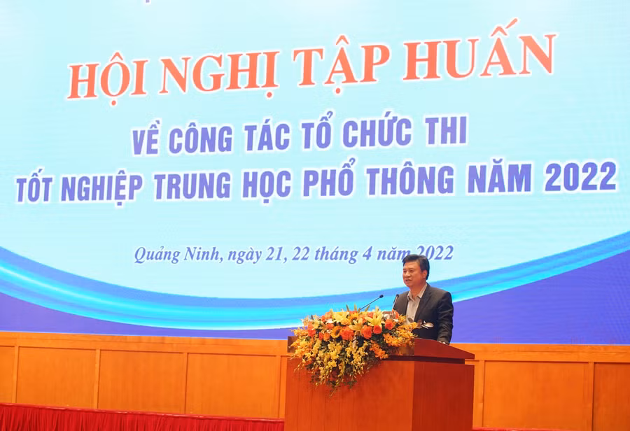 Thứ trưởng Bộ GD&amp;ĐT Nguyễn Hữu Độ phát biểu tại Hội nghị