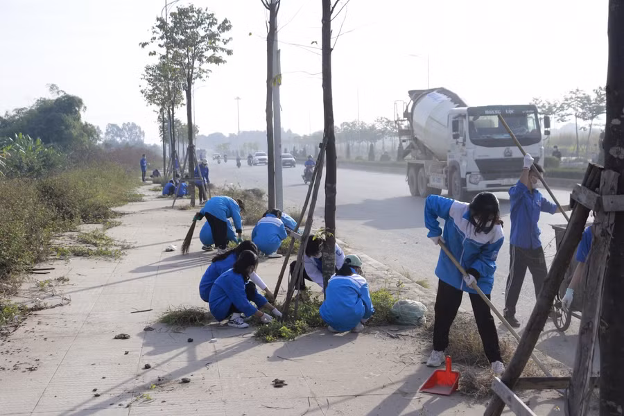 Ngoài thời gian học tập, các đoàn viên thể hiện mình qua các hoạt động xã hội