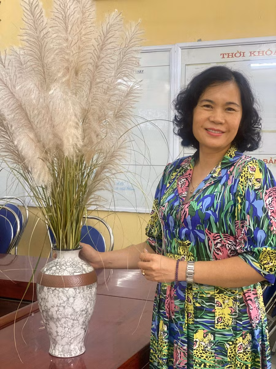 Cô Thuỳ Dương luôn "cháy" hết mình với sự nghiệp "trồng người". Cô Thuỳ Dương luôn "cháy" hết mình với sự nghiệp "trồng người".