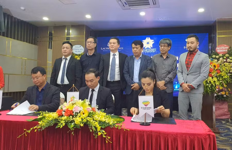 Lễ kí kết hợp tác giữa Ban lãnh đạo Công ty Cổ phần Đầu tư Thủy Dương; lãnh đạo Công ty TNHH K.N.V và Ban lãnh đạo Công ty Diamond Fitness.
