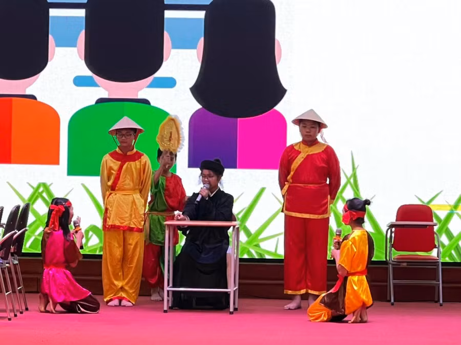 Giờ dạy Ngữ văn thêm sinh động qua tiểu phẩm do học sinh dàn dựng.