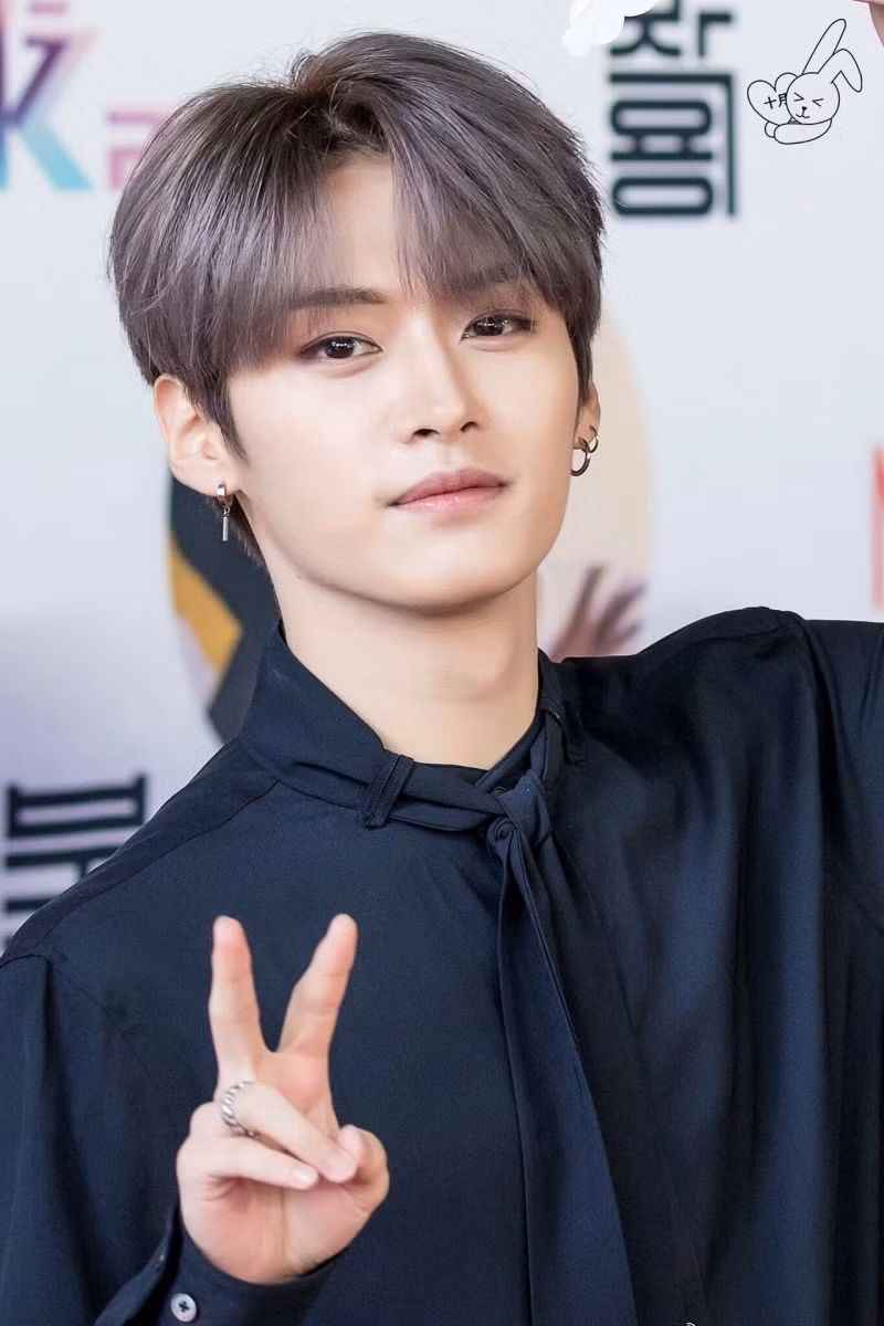 15. Lee Know (Stray Kids): Lee Know đã có 54,3k phiếu bầu trong cuộc bình chọn, chiếm 1,42% tổng số phiếu bầu!