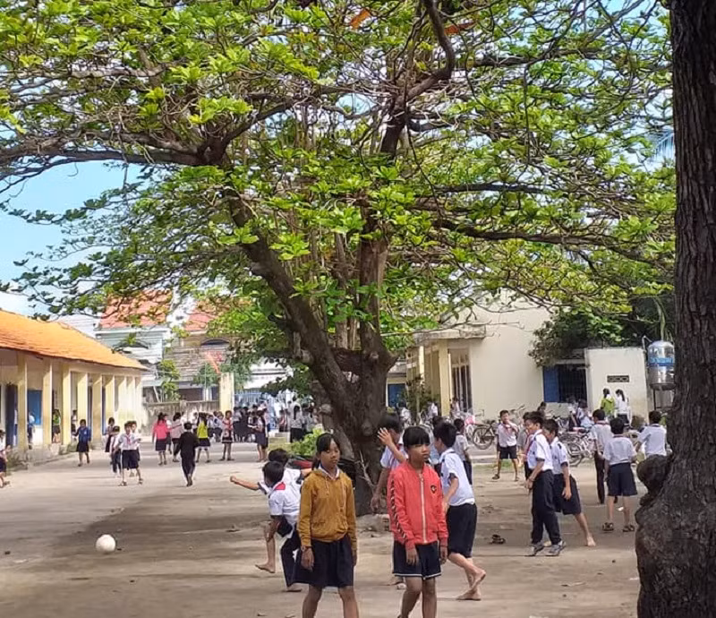 Giờ ra chơi của HS Trường Tiểu học Ninh Thủy.