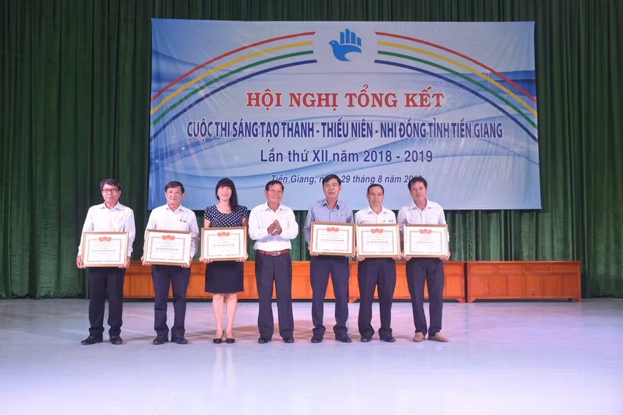 Ban tổ chức trao giải cho 6 tập thể có nhiều sản phẩm tham gia và có nhiều giải thưởng.