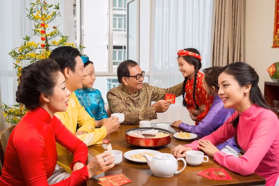 Cha mẹ cần trang bị trước cho trẻ kiến thức tối thiểu về cách ứng xử trong đám đông. Ảnh minh họa Cha mẹ cần trang bị trước cho trẻ kiến thức tối thiểu về cách ứng xử trong đám đông. Ảnh minh họa