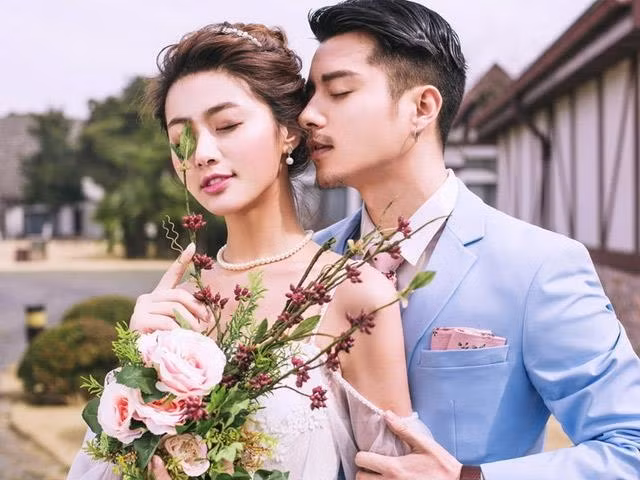 Dấu hiệu nhận biết nửa kia của bạn đang làm chuyện 
