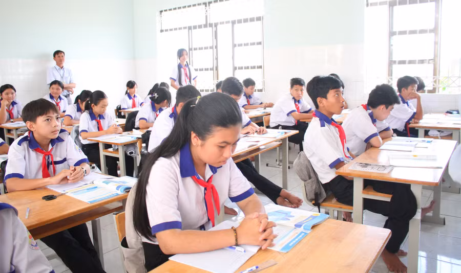 Giờ học môn Khoa học tự nhiên tại Trường THCS Vĩnh Hiệp (thị xã Vĩnh Châu, Sóc Trăng). Ảnh: TG Giờ học môn Khoa học tự nhiên tại Trường THCS Vĩnh Hiệp (thị xã Vĩnh Châu, Sóc Trăng). Ảnh: TG