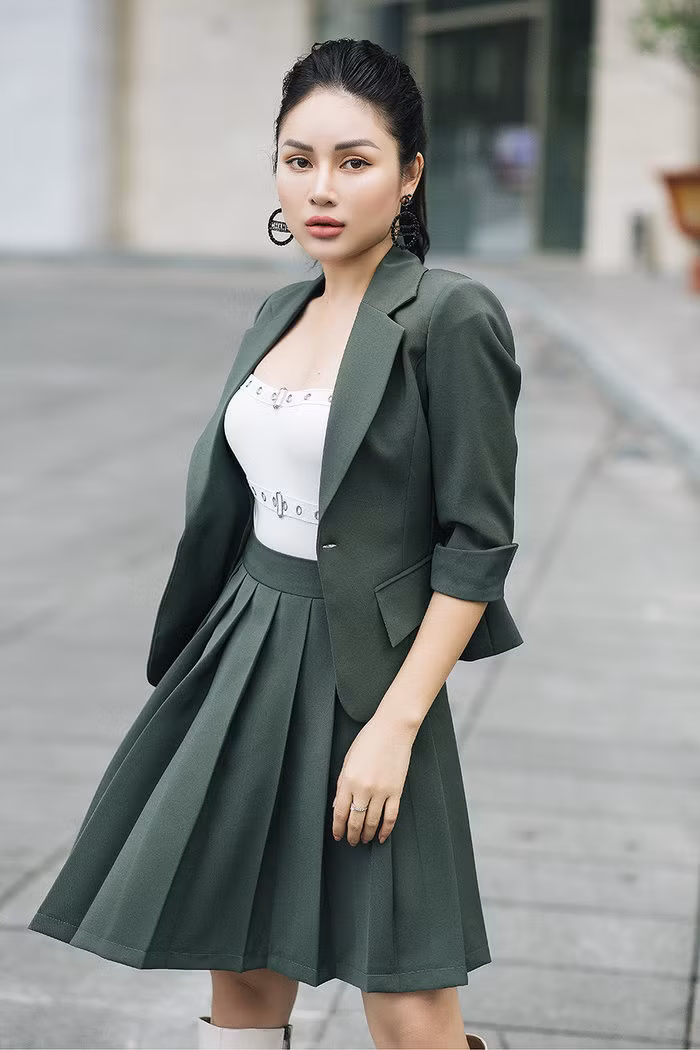 Diện đồ ton-sur-ton luôn bắt mắt, tạo cảm giác thời trang cho người mặc và luôn phù hợp với mọi dáng người.