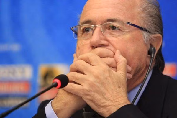 Chủ tịch FIFA Sepp Blatter đang bị cơ quan chức năng Thụy Sỹ điều tra. Ảnh: Businessdayonline. Chủ tịch FIFA Sepp Blatter bị điều tra hình sự