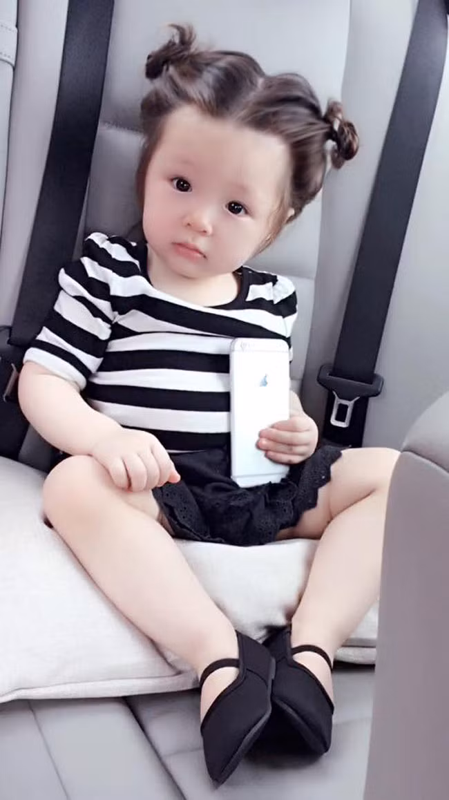 Mẹ con Elly Trần rạng rỡ đón Trung thu ảnh 11 Mẹ con Elly Trần rạng rỡ đón Trung thu ảnh 11