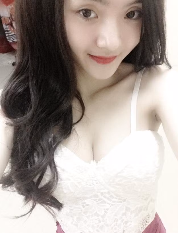 Em gái Angela Phương Trinh bỗng dưng... nảy nở ảnh 5
