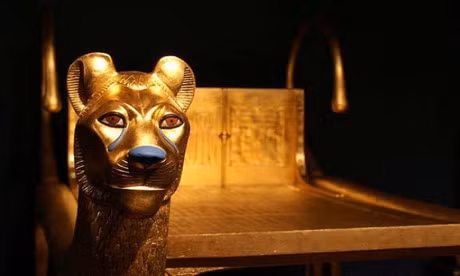 [Anh]: Kho vang lap lanh trong mo vua Tutankhamun - Anh 3
