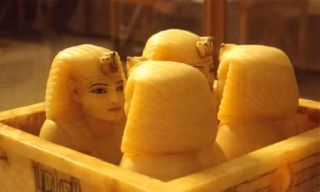 [Anh]: Kho vang lap lanh trong mo vua Tutankhamun - Anh 7