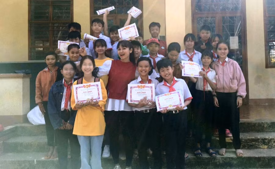 Niềm vui lớn nhất của cô Trinh là học sinh đến trường đầy đủ.