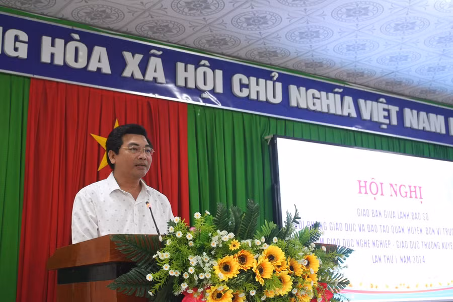 Ông Trần Thanh Bình, Giám đốc Sở GD&amp;ĐT phát biểu tại Hội nghị.
