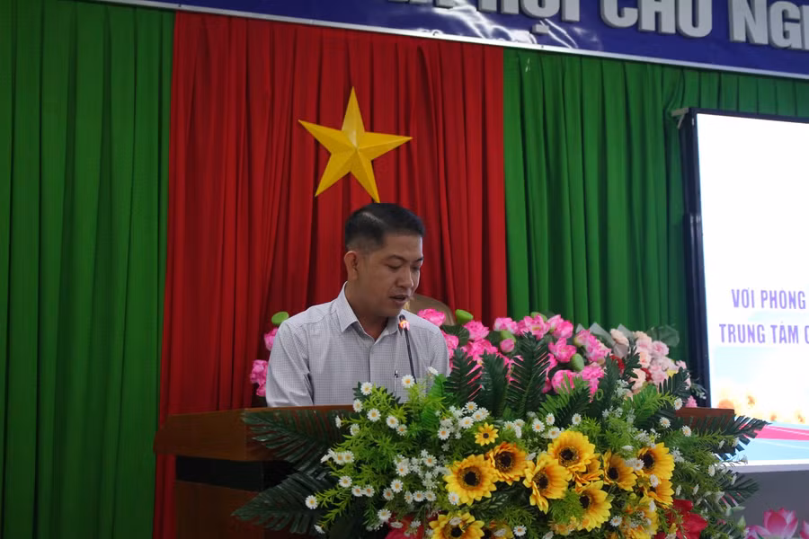 Lãnh đạo Phòng GD&amp;ĐT, các trường trình bày tham luận tại Hội nghị.
