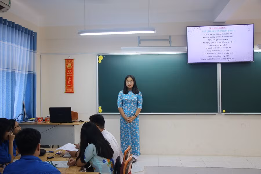Học sinh tự tin đứng lớp