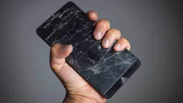 Lật tẩy những chiêu trò móc túi khách hàng khi sửa chữa đồ điện tử (Phần 1)