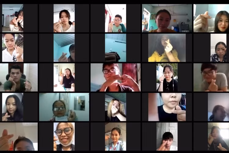 Ảnh chụp màn hình một buổi hướng dẫn làm đồ án online của Trường ĐH Lạc Hồng. 