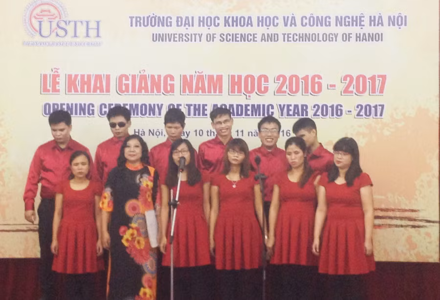 Văn nghệ chào mừng lễ khai giảng 