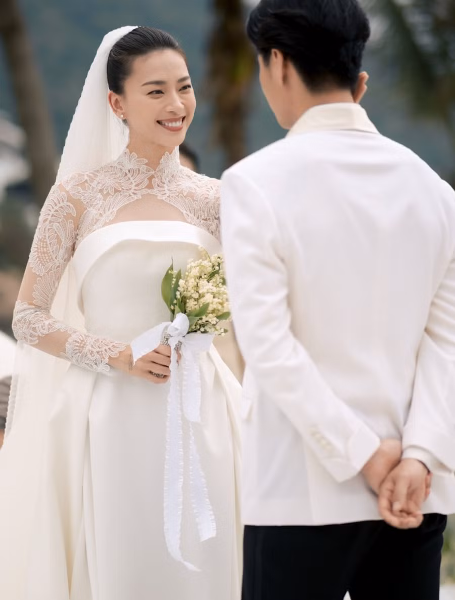 Những hình ảnh trong đám cưới của cặp đôi Ngô Thanh Vân - Huy Trần.