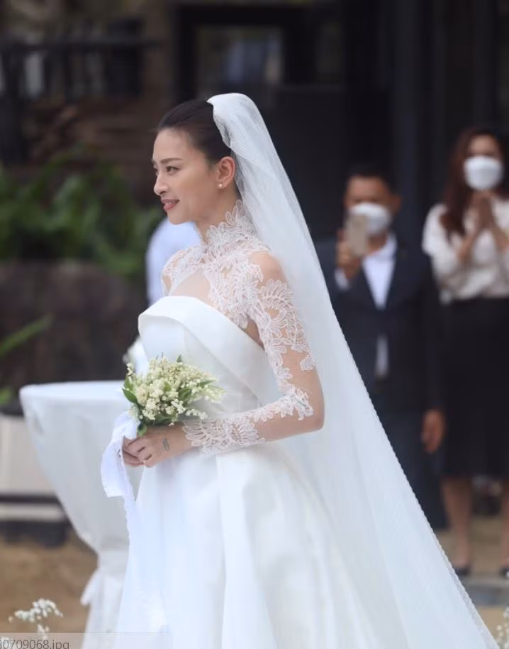 Không giấu nổi niềm hạnh phúc, cô dâu Ngô Thanh Vân nghẹn ngào bật khóc trong đám cưới ảnh 8