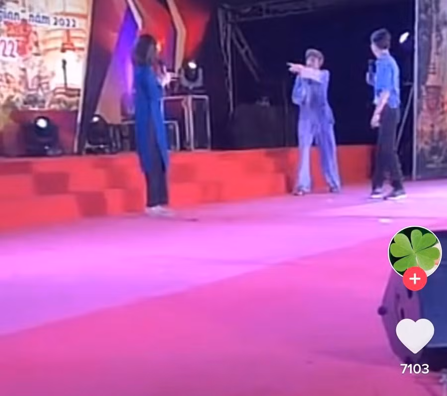 Xôn xao hình ảnh Hoài Linh diễn hài ở hội chợ ảnh 1