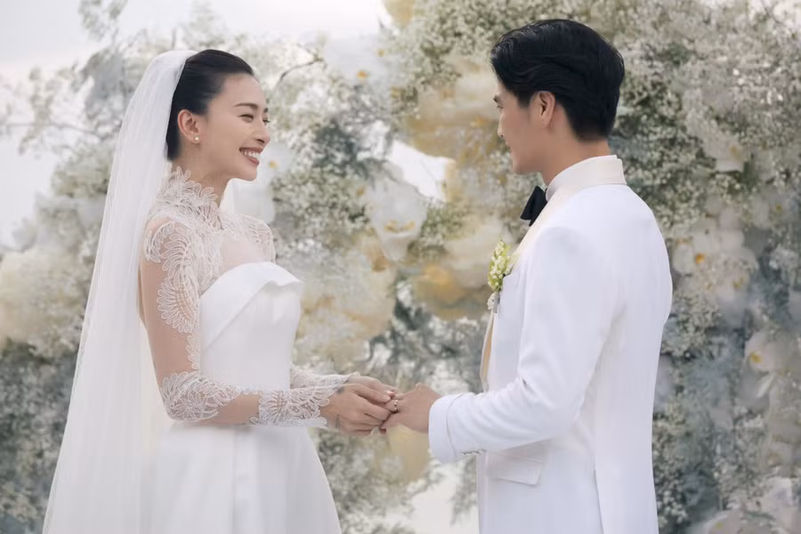 Từ nay, Ngô Thanh Vân và Huy Trần đã chính thức về chung một nhà.