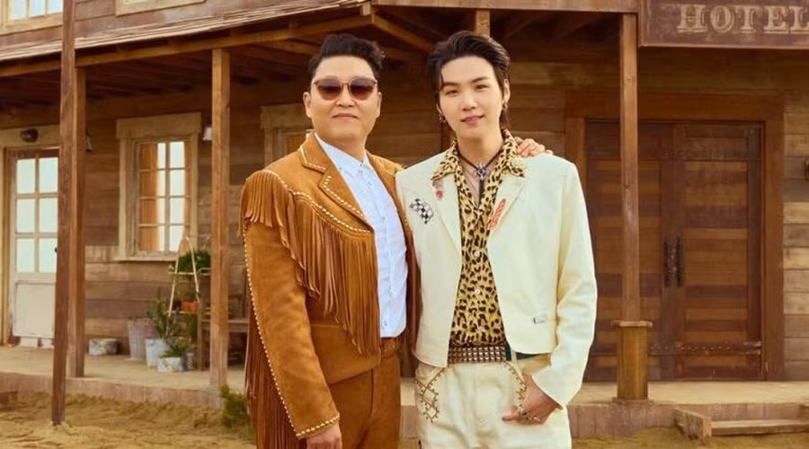 MV That That do PSY và Suga (BTS) kết hợp đã trở thành MV K-Pop nhanh nhất năm 2022 đạt 100 triệu lượt xem trên Youtube.