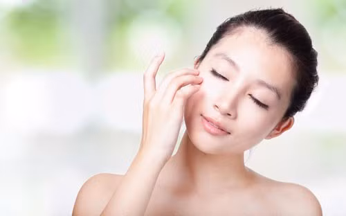 10 cách dưỡng da trắng nõn, tóc suôn mượt bằng trứng gà - ảnh 1