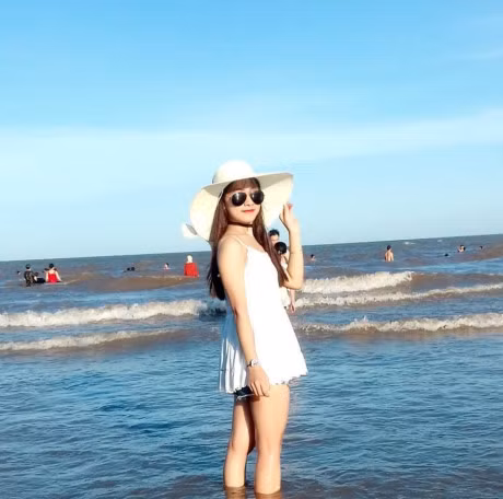 Nu nhan vien bao ve sieu thi tre dep o Ha Noi het hon vi bong dung noi tieng - Anh 8