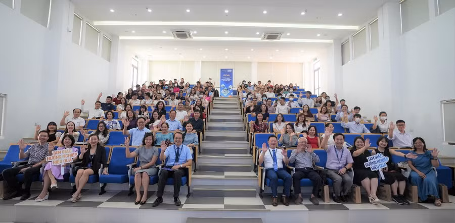 Các đại biểu tham dự hội thảo.