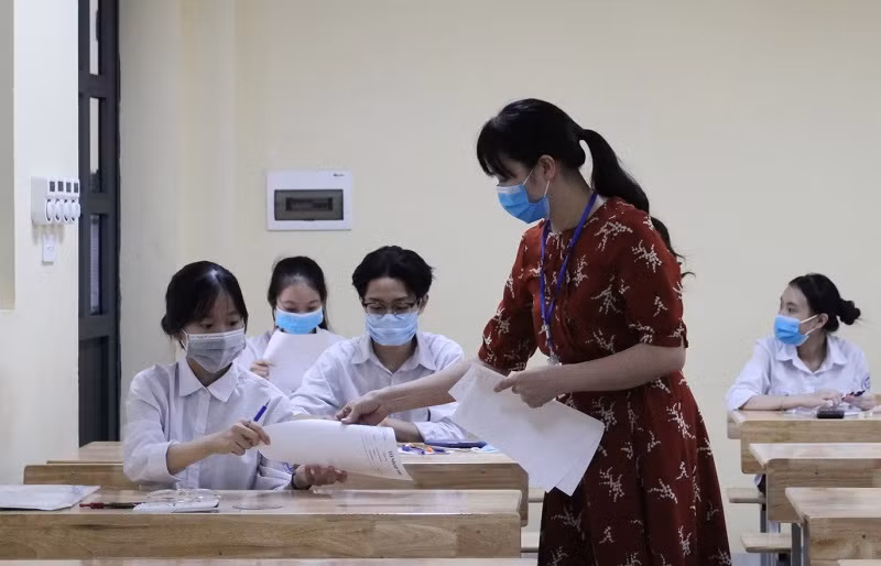 Các thí sinh dự thi vào lớp 10 tại Hà Nội năm 2021.