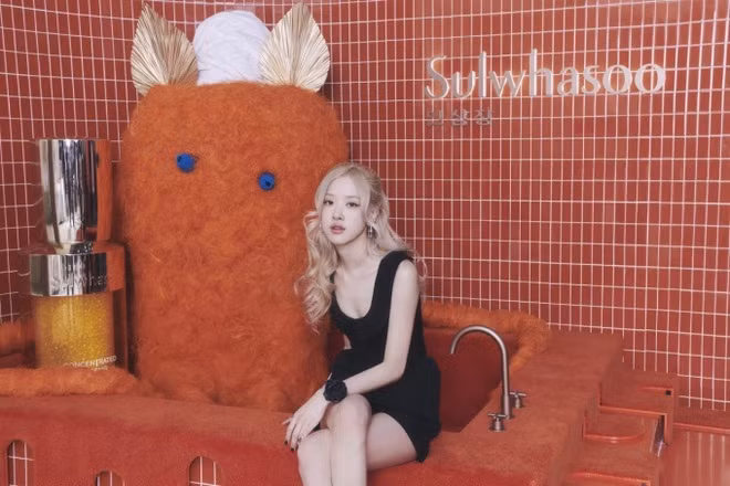 Rosé trông như vừa bước ra từ buổi chụp hình tạp chí.