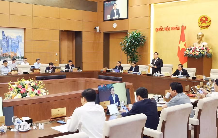 Chủ tịch Quốc hội Vương Đình Huệ phát biểu khai mạc. (Ảnh: Nhan Sáng/TTXVN) Chủ tịch Quốc hội Vương Đình Huệ phát biểu khai mạc. (Ảnh: Nhan Sáng/TTXVN)