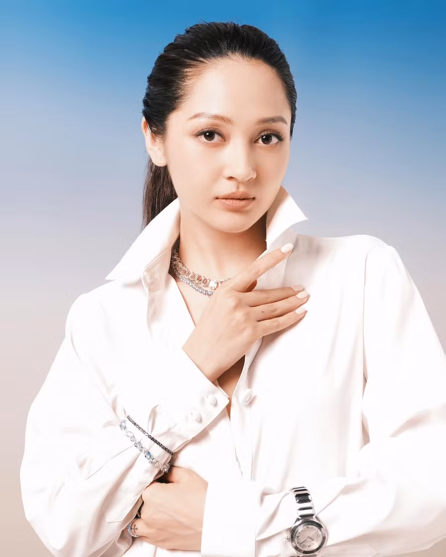 Bảo Anh từng nhiều lần dính tin đồn bầu bí. Bảo Anh từng nhiều lần dính tin đồn bầu bí.