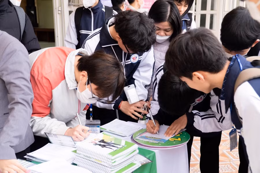 SAMA thực hiện chuỗi SchoolTour tại trường THPT Xuân Trường C - Nam Định