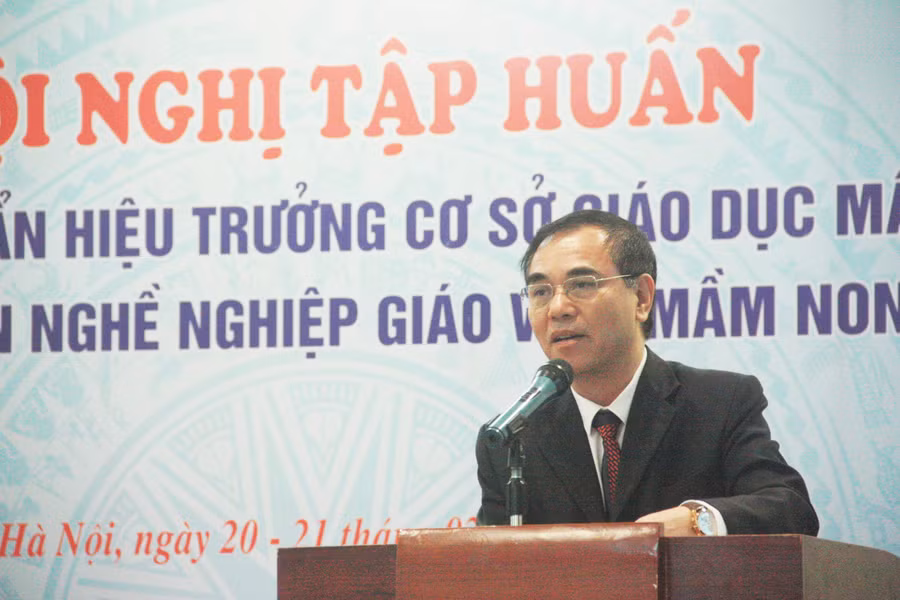 TS Nguyễn Hải Thập – Phó Cục trưởng Cục Nhà giáo và CBQL giáo dục phát biểu tại hội nghị tập huấn 