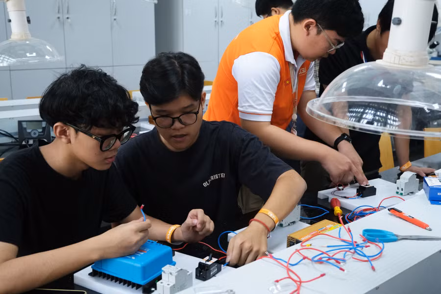 Học sinh THPT trải nghiệm hoạt động STEM tại Trường Đại học Việt Đức, tháng 1/2024. Ảnh: Mạnh Tùng Học sinh THPT trải nghiệm hoạt động STEM tại Trường Đại học Việt Đức, tháng 1/2024. Ảnh: Mạnh Tùng