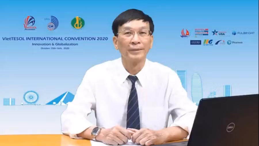 GS.TS. Nguyễn Hòa, Chủ tịch Phân hội VietTESOL phát biểu.
