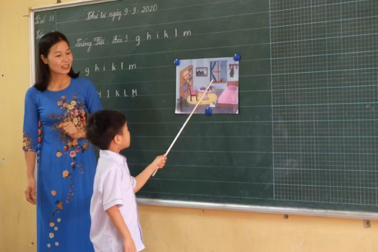 Giờ học Tiếng Việt theo Chương trình giáo dục phổ thông 2018 của cô - trò Trường Tiểu học Đông La (Đông Hưng, Thái Bình). Ảnh: Minh Phong